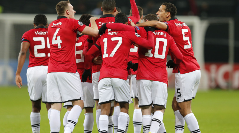 "Manchester United" futbolisti atzīmē kārtējo vārtu guvumu
Foto: AP/Scanpix