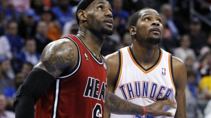 Lebrons Džeimss un Kevins Durents
Foto:AP/Scanpix