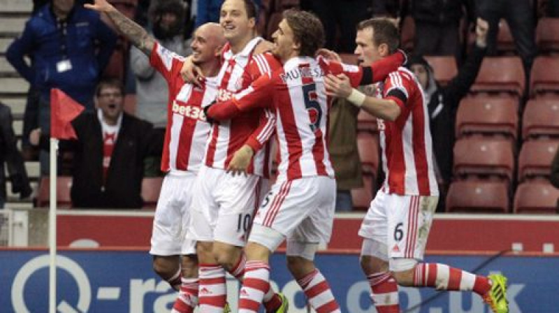 "Stoke City" spēlētāji pēc vārtu guvuma
Foto: AFP/Scanpix