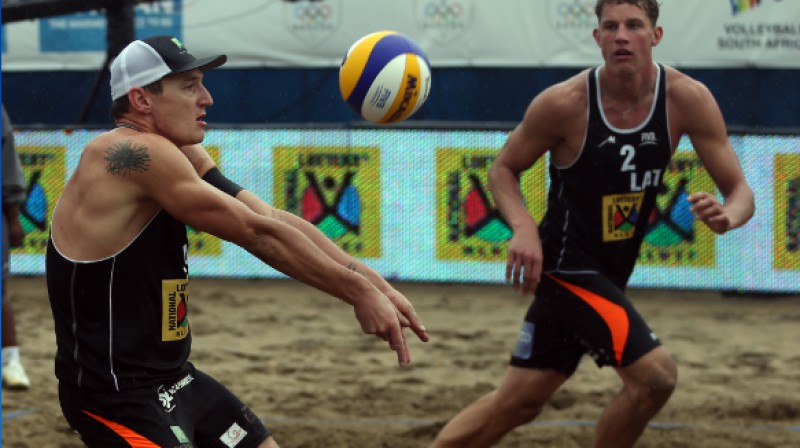 Mārtiņš Pļaviņš un Aleksandrs Solovejs
Foto: fivb.org