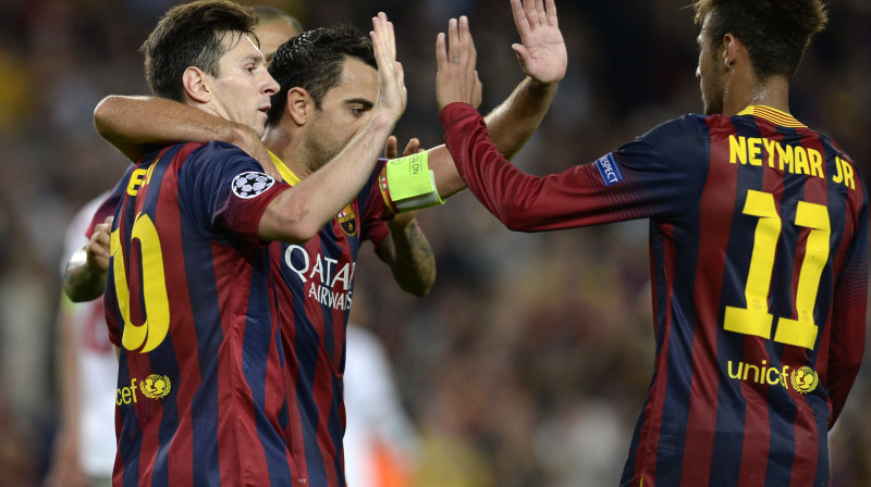 "Barcelona" superzvaigznes Lionels Mesi un Neimārs 
Foto: AFP/Scanpix