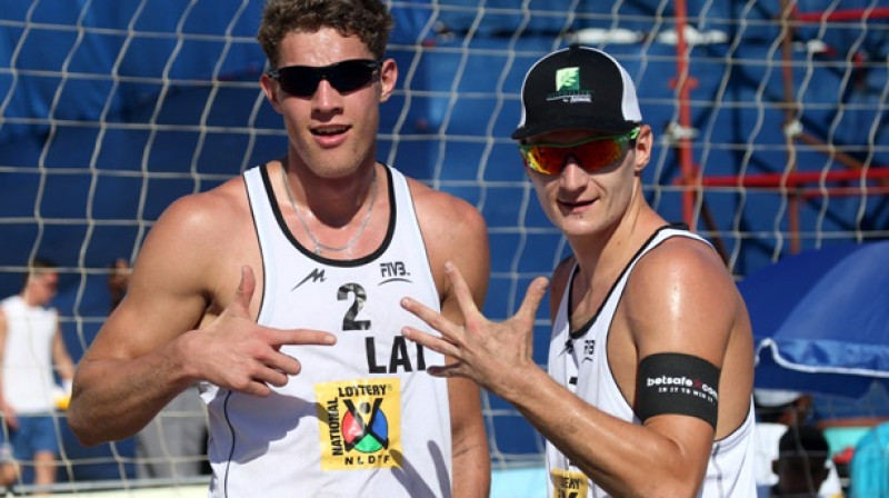 Aleksandrs Solovejs un Mārtiņš Pļaviņš
Foto: fivb.org