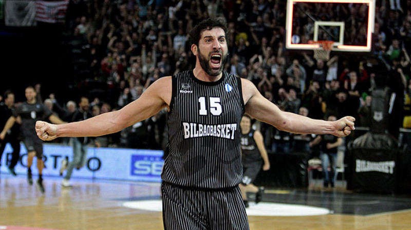 Svarīgā metiena autors Alekss Mumbru neslēpa emocijas pēc uzdevuma izpildīšanas
Foto: acb.com
