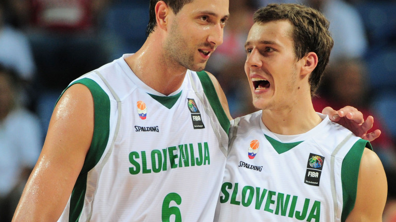 Hasans Rizvičs un Gorans Dragičs 2010. gada pasaules čempionātā Turcijā 
Foto: AFP/Scanpix