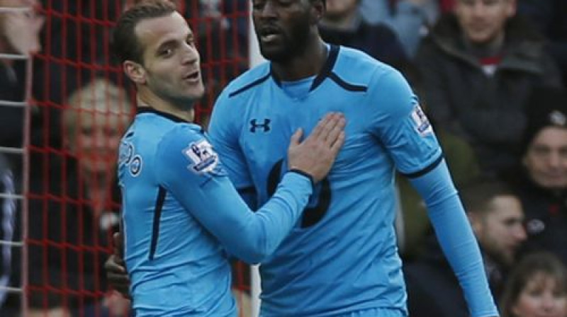 Roberto Soldado un Emanuels Adebajors
Foto: AP/Scanpix