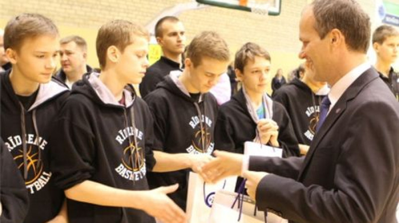 Tiek apbalvoti "Rīga/Rīdzene" jaunie basketbolisti
Publicitātes foto