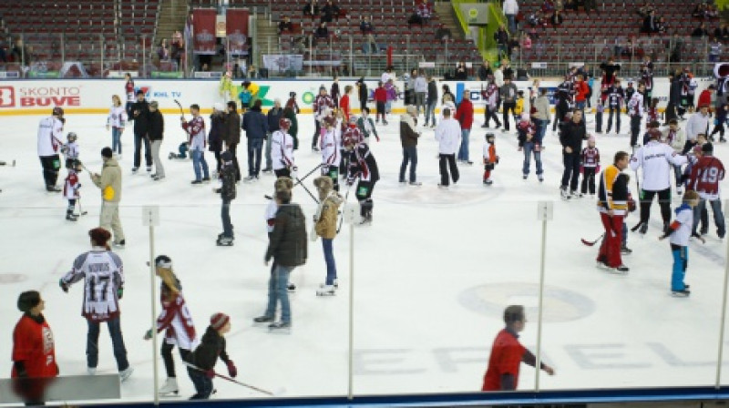Gaidot līdzjutēju masku balli
dinamoriga.lv