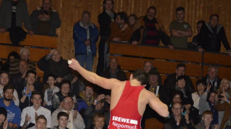 Armands Zvirbulis un vācu publika
Foto: facebook.com/EintrachtWalheim