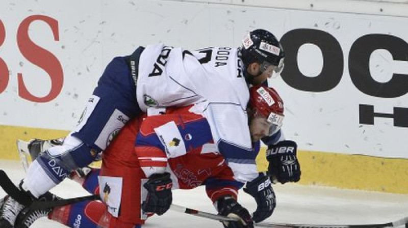 Karols Sluboda cīņā ar Vladimiru Žukovu
Foto:AP/Scanpix
