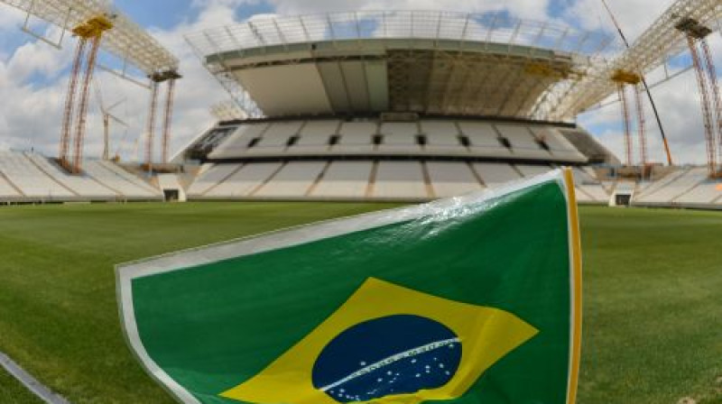 Sanpaulu stadions - šobrīd kluss un mierīgs, bet vasarā... ies vaļā!
Foto: AFP/Scanpix
