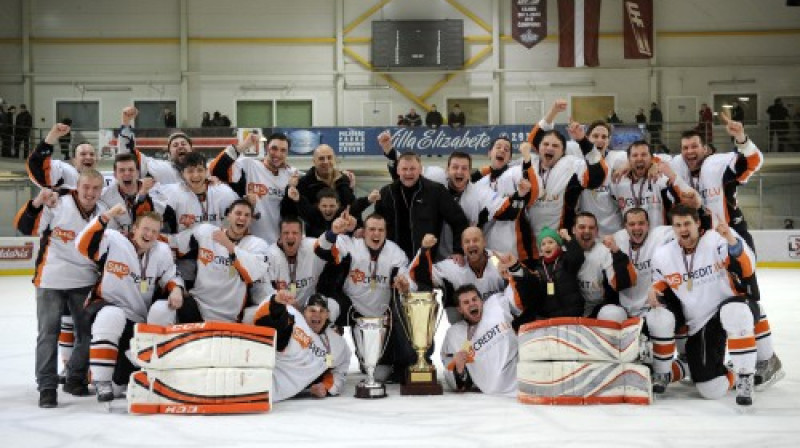 "SMScredit.lv" ar čempiones kausu
Foto: Romāns Kokšarovs, Sporta Avīze, f64