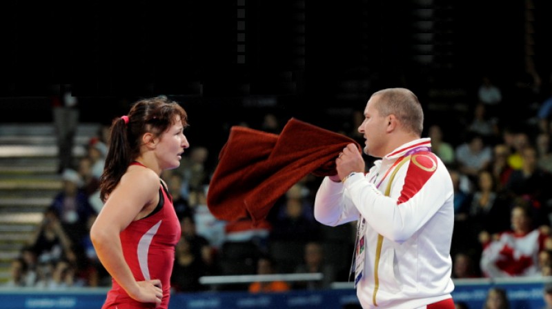 Anastasija Grigorjeva un treneris Sergejs Kursītis
Foto: Romāns Kokšarovs, Sporta Avīze, F64