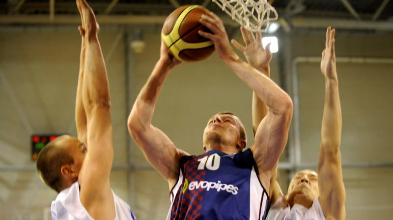 Lauris Mizis: piektais "double-double" sezonā
Foto: Romāns Kokšarovs, "Sporta Avīze", f64