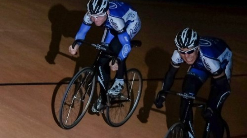 "Rietumu - Delfin" sportisti velotrekā
Foto: teamrietumudelfin.com