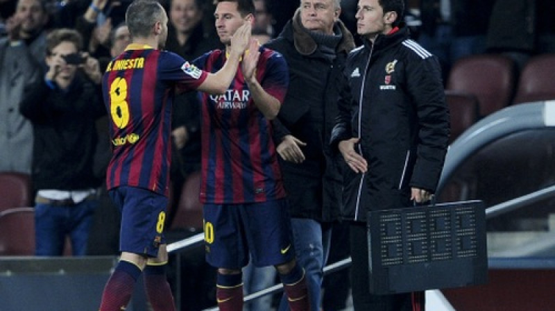 Lionels Mesi 64.minūtē nomaina Andresu Injestu
Foto: AFP/Scanpix