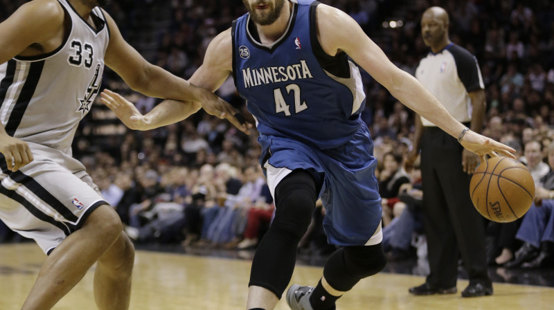 Boriss Diavs un Kevins Lavs
Foto: AP/Scanpix