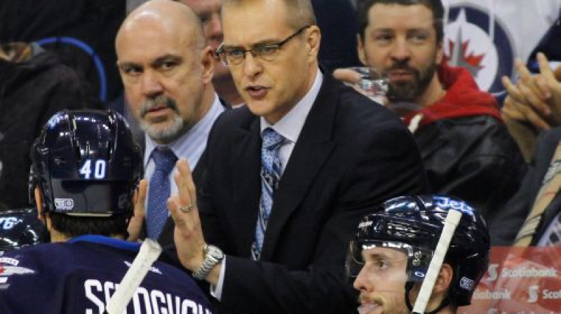 Pols Moriss sniedz instrukcijas "Jets" hokejistiem
Foto:AFP/Scanpix