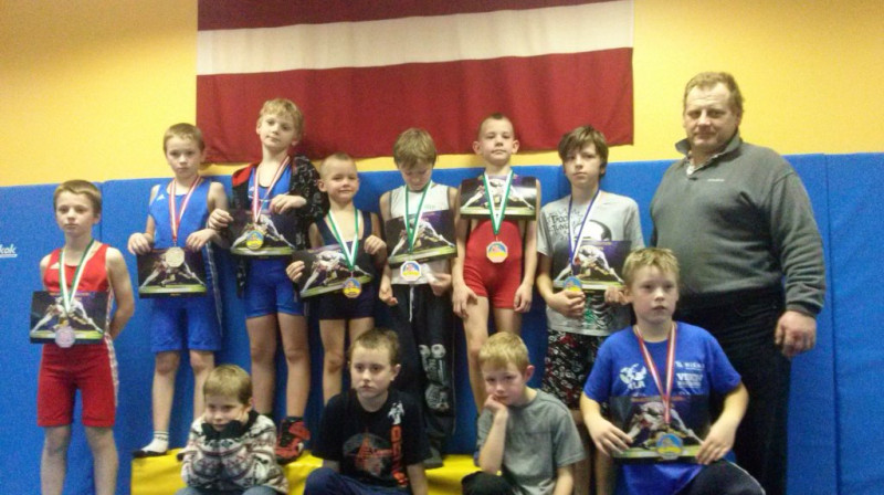 Andis Ruicis ar audzēkņiem
Foto: wrestlingferrum.lv