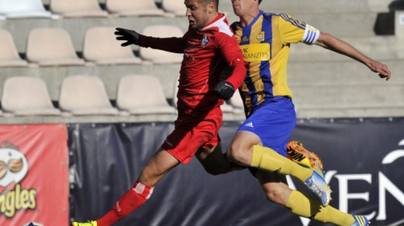 Artūrs Karašausks pret Vitāliju Smirnovu
Foto: Romāns Kokšarovs, Sprota Avīze, f64