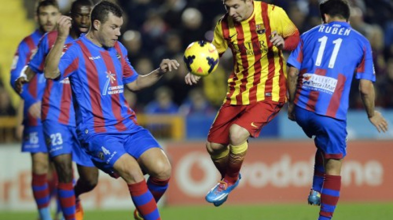 Lionels Mesi "Levante" futbolistu ielenkumā
Foto: AFP/Scanpix
