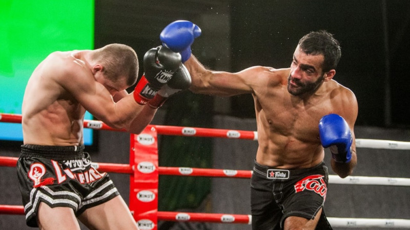Zaurs Džavadovs (no labās) cīņā ar Ņikitu Mihailovski
Foto: delfi.ee