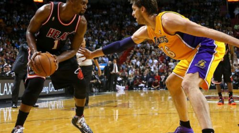 Kriss Bošs pret Pau Gazolu
Foto:AFP/Scanpix