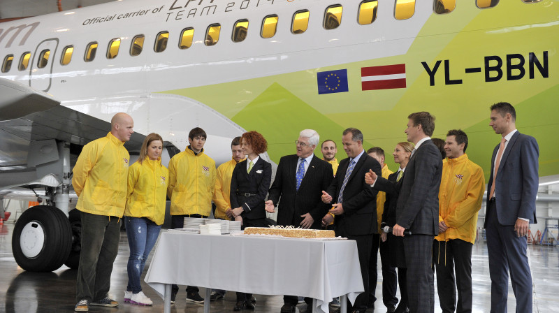 Latvijas olimpiskā lidmašīna
Foto: Romāns Kokšarovs, Sporta Avīze, F64