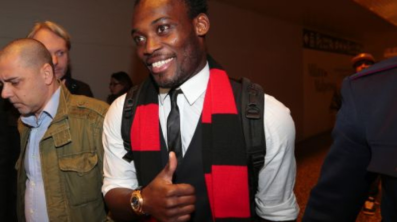 Maikls Esjēns, ierodoties Milānā
Foto:LaPresse/Scanpix