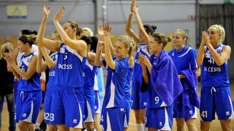Cēsu basketbolistes
Foto: Romāns Kokšarovs, "Sporta avīze", f64