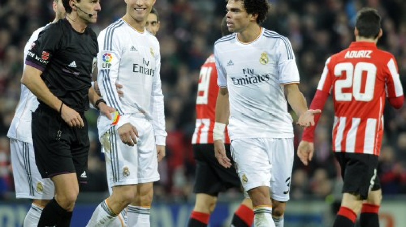 Krištianu Ronaldu šodien nopelnīja sarkano kartīti
Foto: AFP/Scanpix