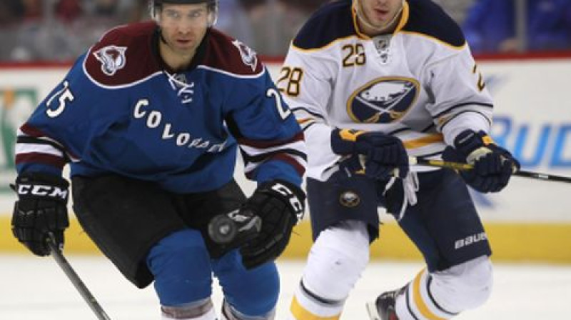 Maksīms Tālbots un Zemgus Girgensons
Foto:AP/Scanpix