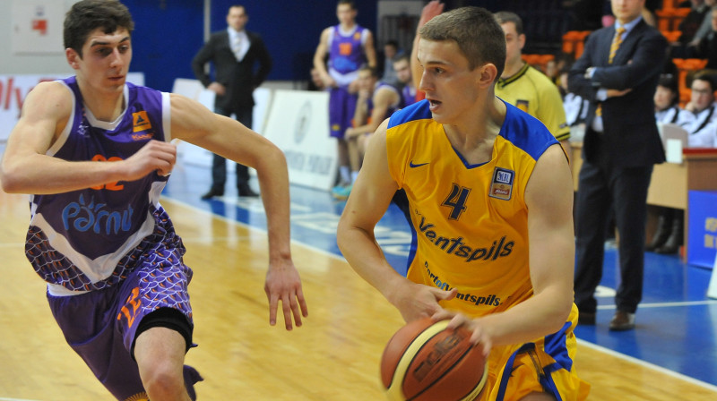 Andrejs Gražulis uzbrukumā
foto:bkventspils.lv