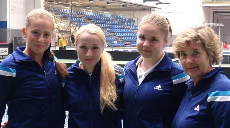 Aļona Ostapenko, Diāna Marcinkeviča, Dārta Elizabete Emuliņa un Daiga Juška Federācijas kausā 2014
Foto: Jānis Cīrulis