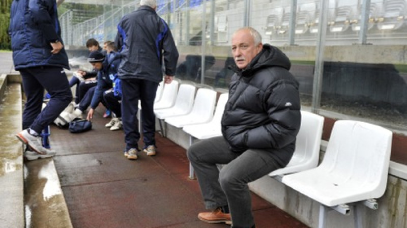 Tik slikti spēlējošu "Jūrmalu" Koņevs droši vien nebija redzējis sen. Ja nu vienīgi Somijā un Spānijā. Kad komanda neklausa, atliek tikai viens - aiziet...
Foto: Romāns Kokšarovs, Sporta...