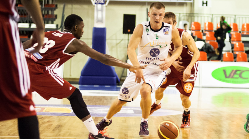 Valmierietis Jānis Kaufmanis: BBL 10.čempionāta pamatturnīra rezultatīvākais spēlētājs - vidēji spēlē 20,6 punkti.
Foto: Jānis Priedītis