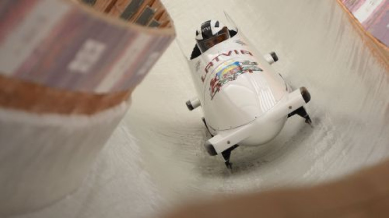 Oskara Melbārža vadītais bobs Soču trases virāžā
Foto:AFP/Scanpix