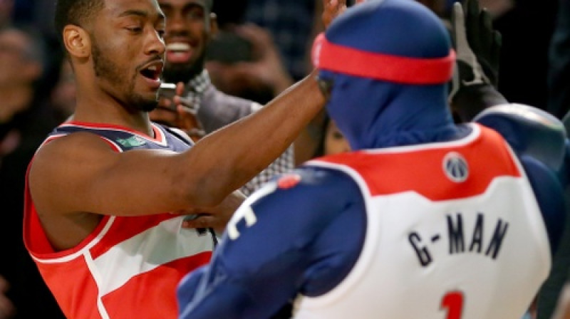 Džons Vols un Vašingtonas "Wizards" talismans
Foto: AFP/Scanpix