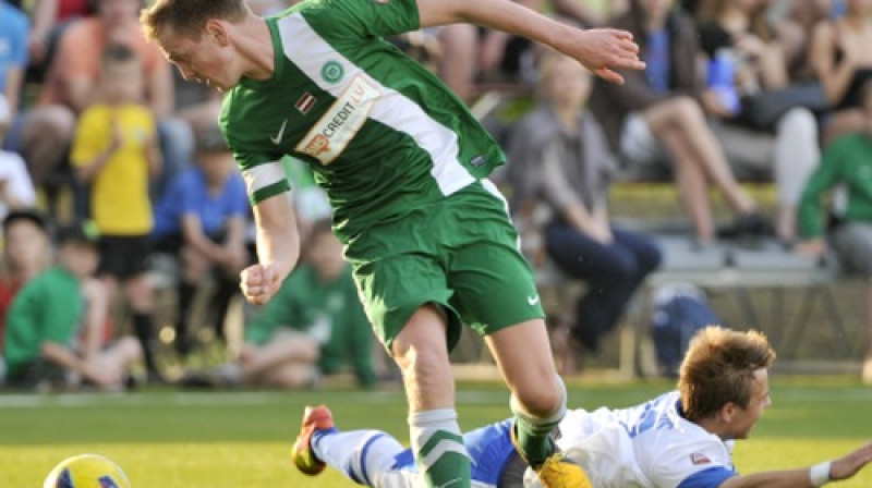 Māris Savinovs (vēl "Mettas"/LU formā) bija viens no tiem spēlētājiem, kas tika nomainīti pēc pirmā puslaika
Foto: Romāns Kokšarovs, Sporta Avīze, f64