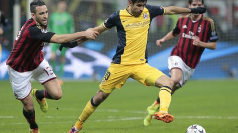 Djēgu Košta (dzeltenā) pret "Milan"
Foto:AP/Scanpix