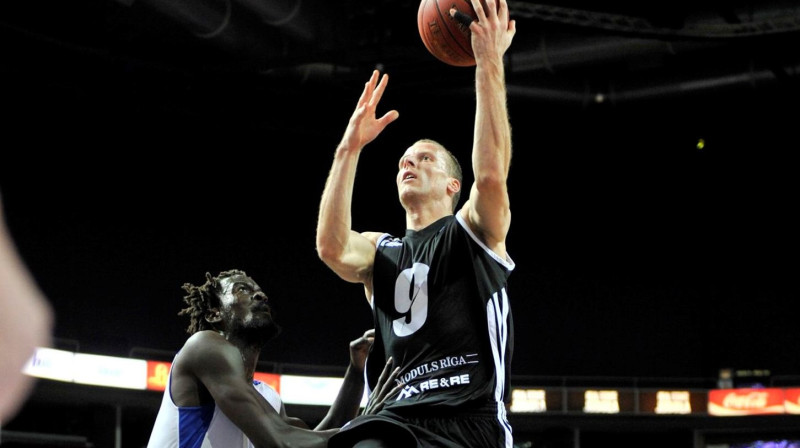 Gatis Jahovičs Eiropas kausa spēlē pret Tallinas "Kalev/Cramo"
Foto: Romāns Kokšarovs, "Sporta Avīze", f64
