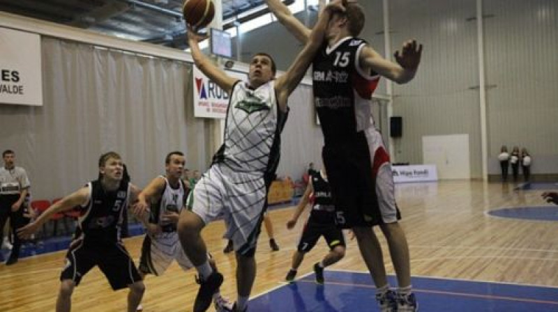 Mārtiņš Pētersons (ar bumbu)
Foto:Gatis Bogdanovs, Dzirkstele.diena.lv