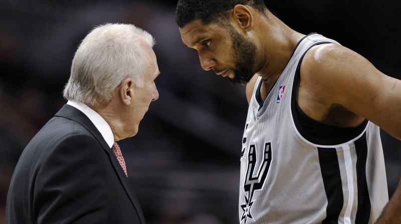 Gregs Popovičs un 37 gadus vecais Tims Dankans 
Foto: AP/Scanpix