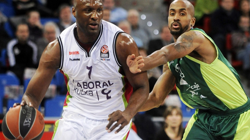 Lamārs Odoms pirmajā Eirolīgas spēlē palika bez gūtiem punktiem. Foto: AFP/Scanpix.