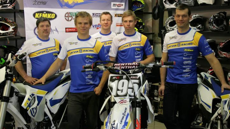 Latvia Husqvarna Racing komanda
   pirms došanās uz Kataru
        Foto: Edgars Siliņš
