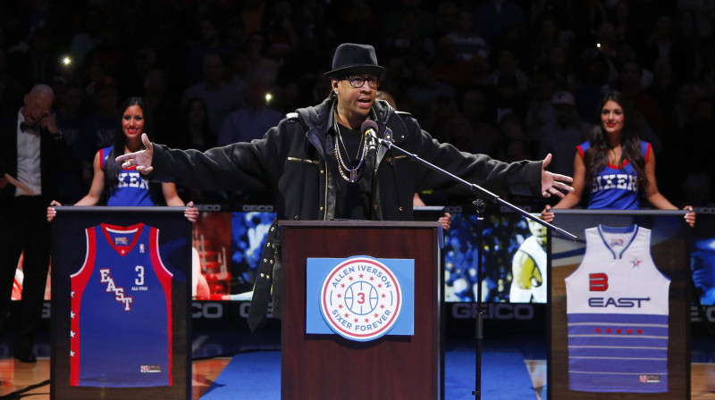 Alens Aiversons puslaika pārtraukumā pateicās Filadelfijas līdzjutējiem par izrādīto mīlestību, taču Trevors Ariza savu bērnības elku sarūgtināja pret viņa komandu sametot 40 punktus...