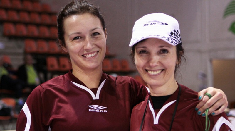 Jūlija Oleksejenko (pa kreisi)
Foto: worldarchery.smugmug.com