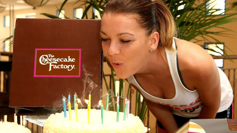 Agņeška Radvaņska vakar nespēlēja, spējot pilnvērtīgi atzīmēt 25. dzimšanas dienu
Foto: AFP/Scanpix