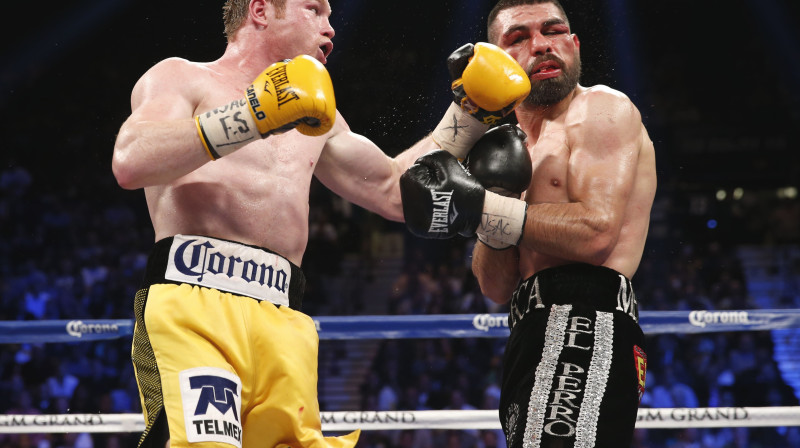 Sauls Alvaress un Alfredo Angulo
Foto: AP/Scanpix
