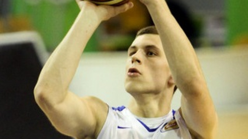 Klāvs Strazdiņš LU labā guva 18 punktus un izcīnīja 12 atlēkušās bumbas
Foto: Renārs Buivids