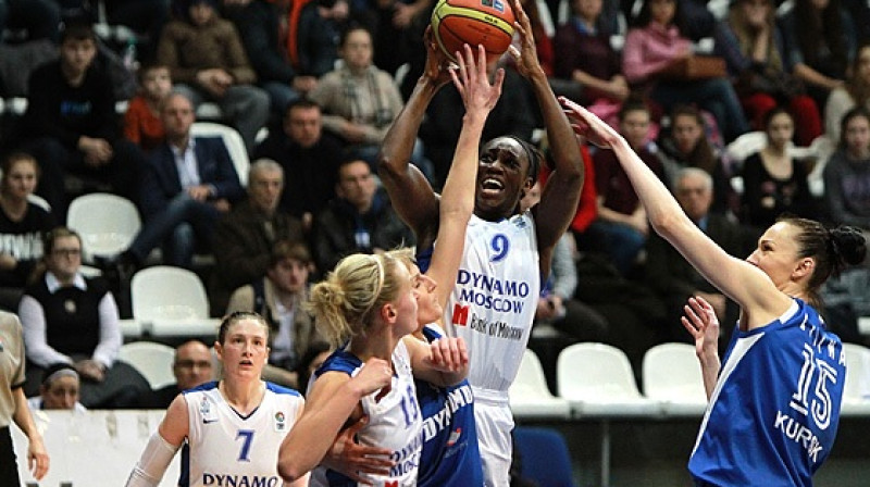 Tīna Čārlza: 26 punkti un 17 atlēkušās bumbas pirmajā spēlē
Foto: www.fibaeurope.com